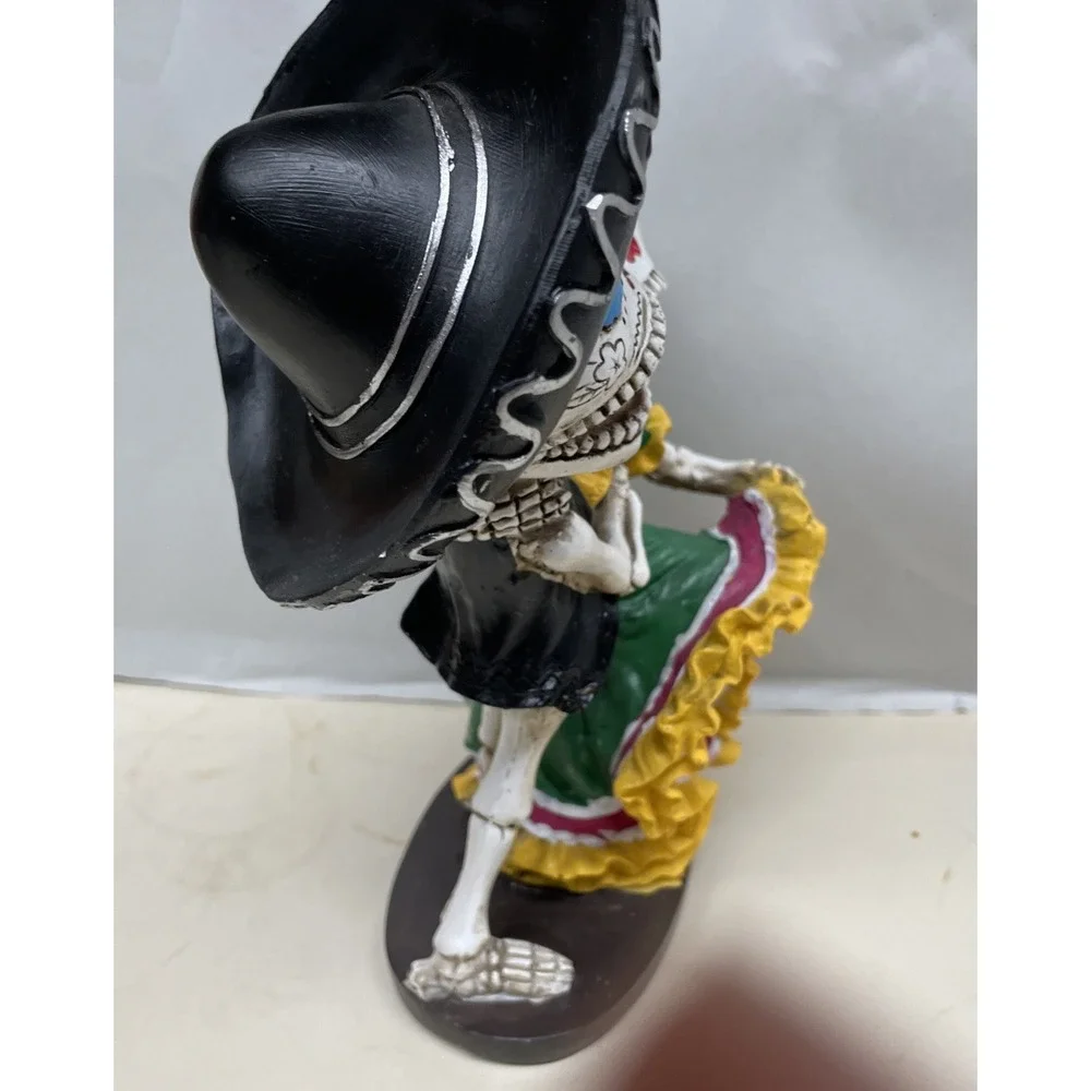 Day of the Dead Dancing Skeleton Couple Figurine 10 Inch